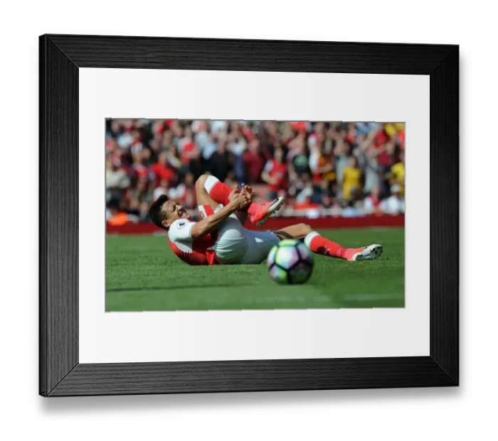 Framed Print : Arsenal's Alexis Sanchez in Action Against Everton - Premier League 2016-17