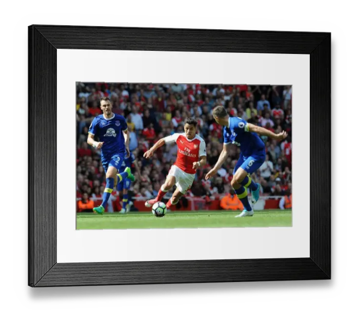 Framed Print : Clash at Emirates: Sanchez vs Schneiderlin, Jagielka - Arsenal vs Everton, Premier League 2016-17