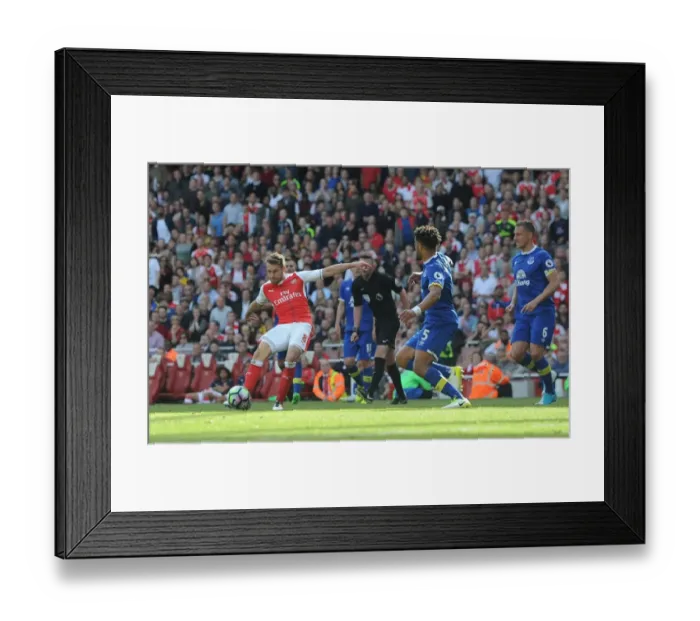 Framed Print : Dramatic Third: Ramsey's Thrilling Goal Secures Arsenal's Victory Over Everton (2017)