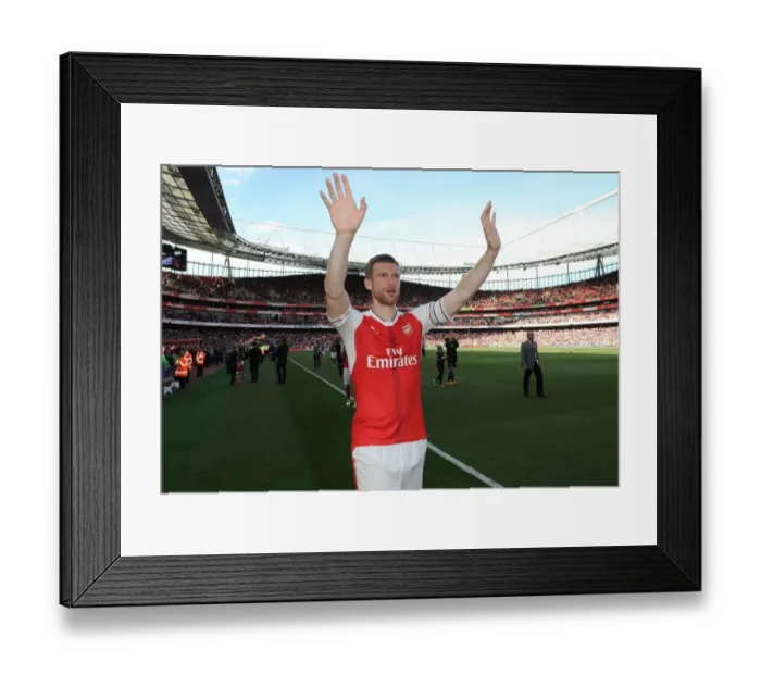 Framed Print : Per Mertesacker Bids Farewell: Arsenal v Everton, Premier League 2016-17