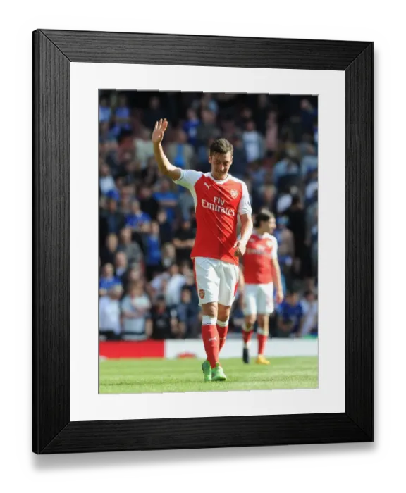 Framed Print : Mesut Ozil in Action: Arsenal vs Everton, Premier League 2016-17 Framed Print : Mesut Ozil in Action: Arsenal vs Everton, Premier League 2016-17