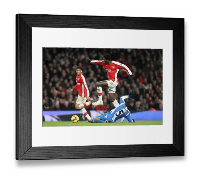 Framed Print : Emmanual Adebayor (Arsenal) Wilson Palacios (Wigan) Framed Print : Emmanual Adebayor (Arsenal) Wilson Palacios (Wigan)