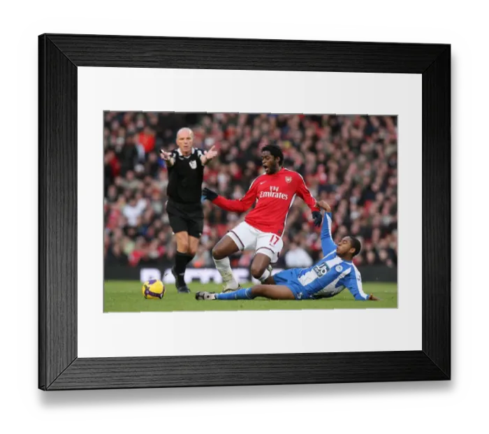 Framed Print : Alex Song (Arsenal) Wilson Palacios (Wigan)