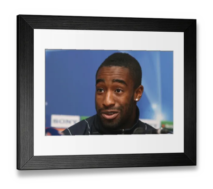 Framed Print : Arsenal defender Johan Djourou Framed Print : Arsenal defender Johan Djourou
