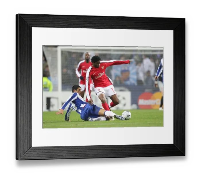 Framed Print : Alex Song (Arsenal) Lucho (FC Porto) Framed Print : Alex Song (Arsenal) Lucho (FC Porto)