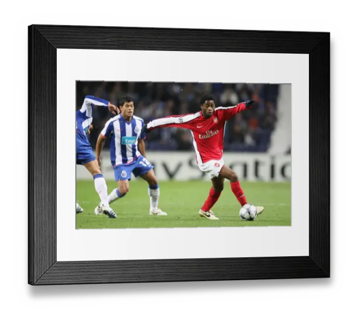 Framed Print : Alex Song (Arsenal) Lucho & Hulk (FC Porto)