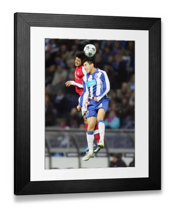 Framed Print : Carlos Vela (Arsenal) Fucile (FC Porto) Framed Print : Carlos Vela (Arsenal) Fucile (FC Porto)