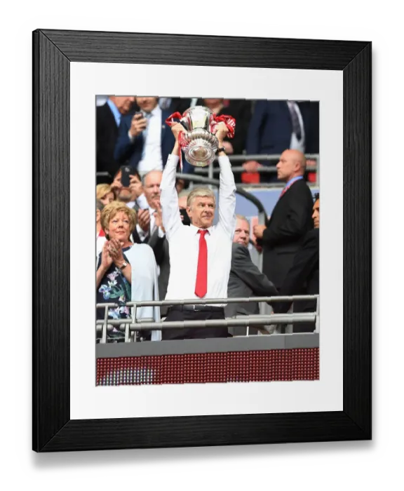 Framed Print : Arsene Wenger and Arsenal Celebrate FA Cup Victory over Chelsea (2017)