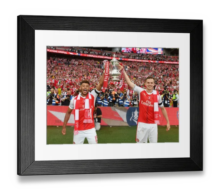 Framed Print : Arsenal's Oxlade-Chamberlain and Holding Celebrate FA Cup Victory over Chelsea