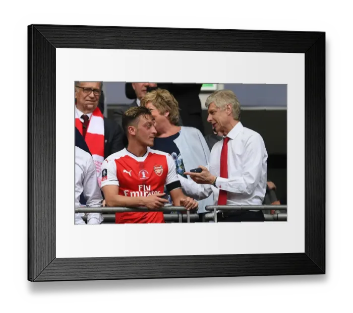 Framed Print : Arsene Wenger and Mesut Ozil: A Moment of Connection at the FA Cup Final (Arsenal v Chelsea, 2017)