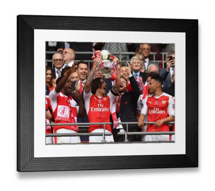 Framed Print : Arsenal's Hector Bellerin Lifts FA Cup after Arsenal v Chelsea Final Victory