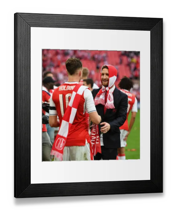 Framed Print : Arsenal's Holding and Mustafi: FA Cup Final Showdown against Chelsea Framed Print : Arsenal's Holding and Mustafi: FA Cup Final Showdown against Chelsea