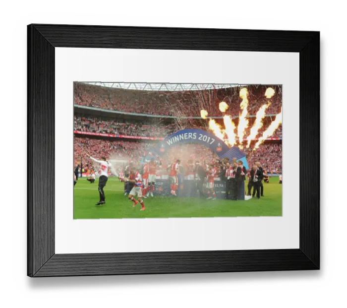 Framed Print : The Arsenal team celebrate with the traophy after the match. Arsenal 2: 1 Chelsea Framed Print : The Arsenal team celebrate with the traophy after the match. Arsenal 2: 1 Chelsea