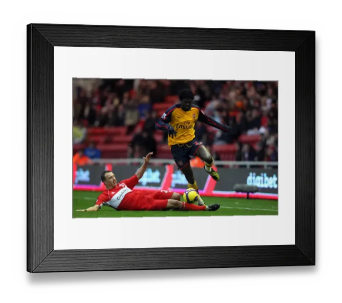 Framed Print : Emmanuel Adebayor (Arsenal) Tony McMahon (Middlesbrough) Framed Print : Emmanuel Adebayor (Arsenal) Tony McMahon (Middlesbrough)