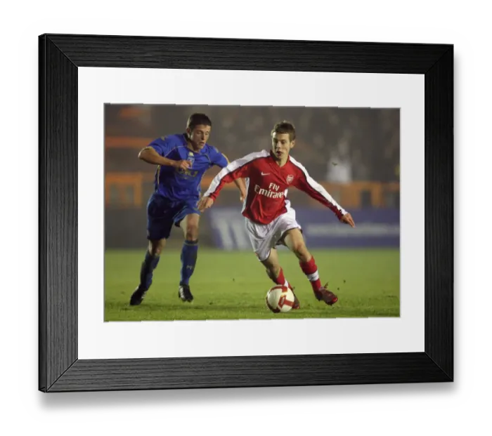 Framed Print : Jack Wilshere (Arsenal) Max Carter (Portsmouth)