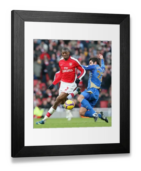 Framed Print : Abou Diaby (Arsenal) Richard Hughes (Portsmouth)