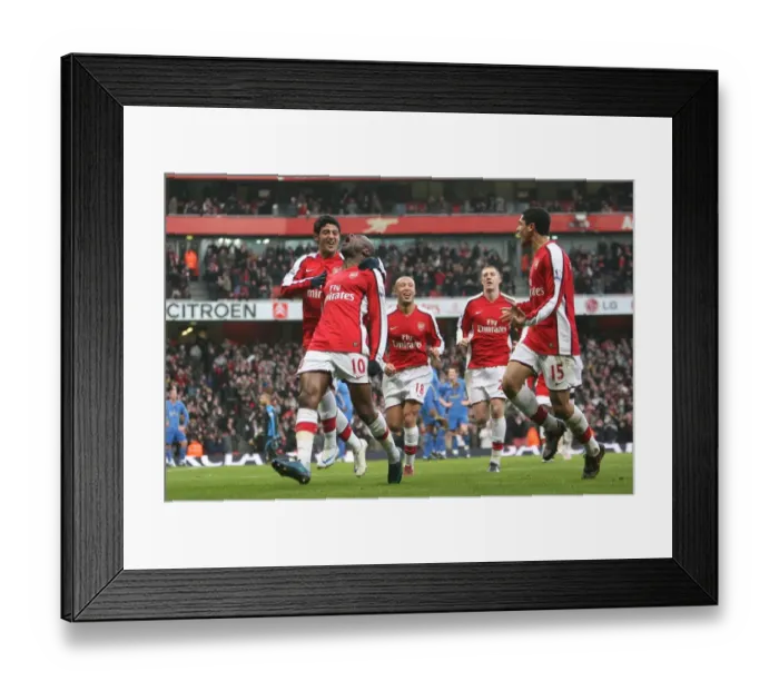 Framed Print : Gallas and Teammates Celebrate Arsenal's 1:0 Win Over Portsmouth