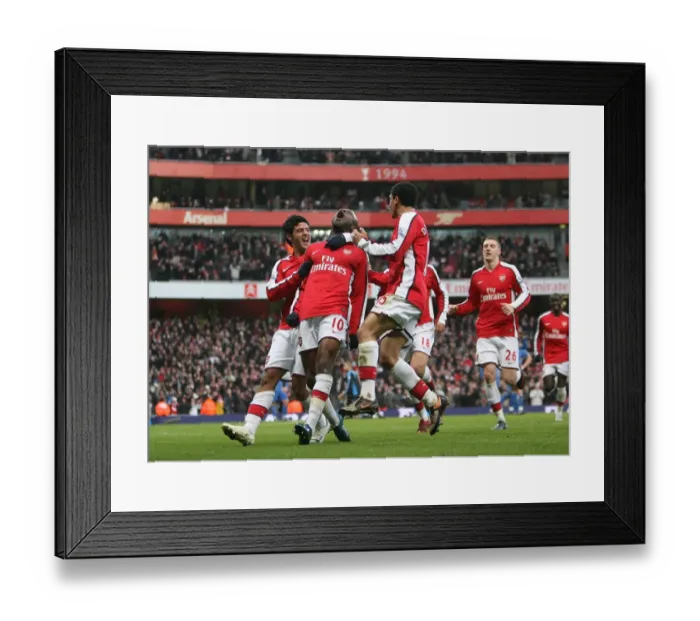 Framed Print : Gallas and Team Celebrate Arsenal's 1:0 Win Over Portsmouth, 2008