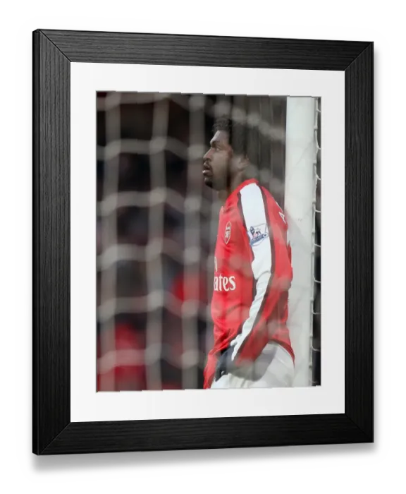 Framed Print : Adebayor's Decisive Strike: Arsenal's 1-0 Victory Over Portsmouth in the Barclays Premier League (December 28, 2008)