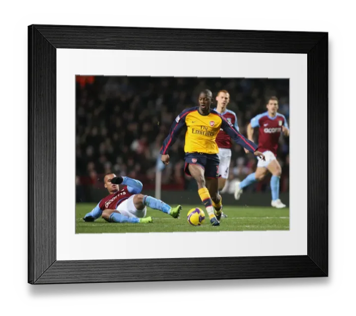 Framed Print : Abou Diaby (Arsenal) Gabby Agbonlahor (Aston Villa)