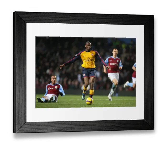 Framed Print : Abou Diaby (Arsenal) Gabby Agbonlahor and Steve Sidwell(Aston Villa)