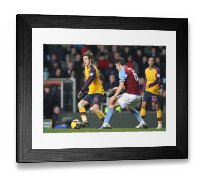 Framed Print : Aaron Ramsey (Arsenal) Gareth Barry (Aston Villa) Framed Print : Aaron Ramsey (Arsenal) Gareth Barry (Aston Villa)