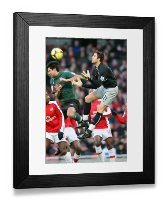 Framed Print : Lukasz Fabianski (Arsenal) Rory Fallon (Plymouth) Framed Print : Lukasz Fabianski (Arsenal) Rory Fallon (Plymouth)