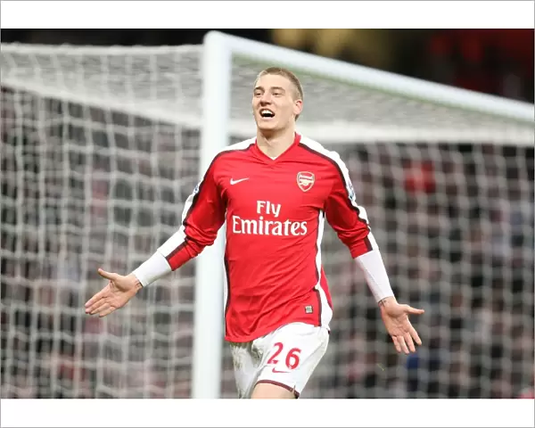 Niclkas Bendtner celebrates the 2nd Arsenal goal