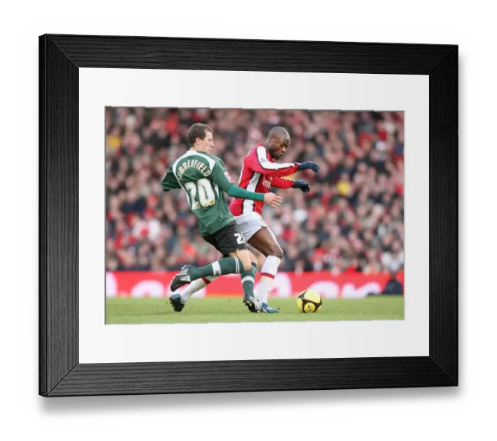 Framed Print : Gallas's Double: Arsenal's 3:1 FA Cup Victory Over Plymouth Argyle (2009)