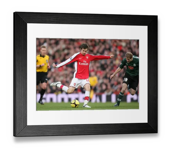 Framed Print : Aaron Ramsey (Arsenal) Marcel Seip (Plymouth) Framed Print : Aaron Ramsey (Arsenal) Marcel Seip (Plymouth)