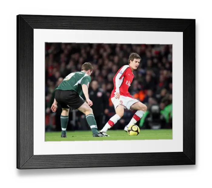 Framed Print : Aaron Ramsey (Arsenal) Steven MacLean (Plymouth) Framed Print : Aaron Ramsey (Arsenal) Steven MacLean (Plymouth)