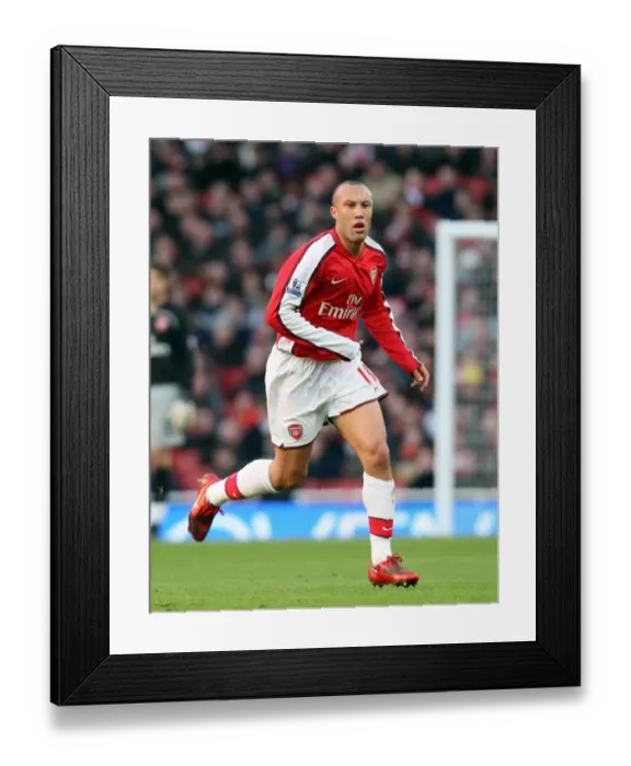 Framed Print : Mikael Silvestre's Unforgettable FA Cup Triumph: Arsenal's 3-1 Victory Over Plymouth Argyle (3 / 1 / 09)