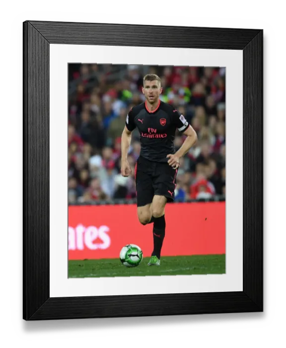 Framed Print : Per Mertesacker in Action: Arsenal vs Sydney FC (2017) Framed Print : Per Mertesacker in Action: Arsenal vs Sydney FC (2017)