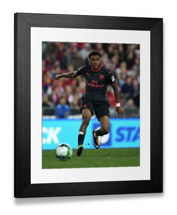 Framed Print : Alex Iwobi in Action: Sydney FC vs Arsenal Pre-Season Friendly (2017) Framed Print : Alex Iwobi in Action: Sydney FC vs Arsenal Pre-Season Friendly (2017)