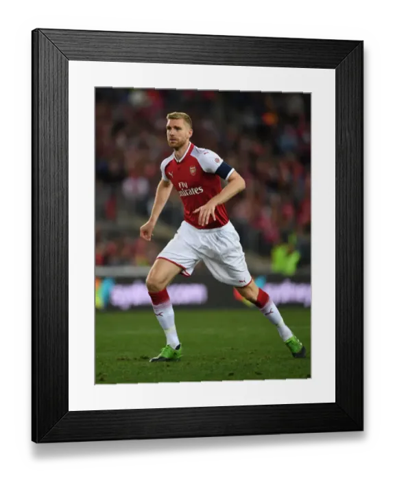 Framed Print : Per Mertesacker in Action: Arsenal vs. Western Sydney Wanderers (Sydney, 2017)