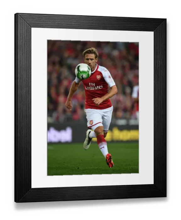 Framed Print : Nacho Monreal in Action: Arsenal vs. Western Sydney Wanderers (2017-18) Framed Print : Nacho Monreal in Action: Arsenal vs. Western Sydney Wanderers (2017-18)