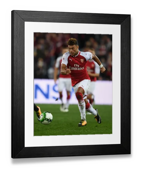 Framed Print : Alex Oxlade-Chamberlain in Action: Arsenal vs. Western Sydney Wanderers, Sydney 2017 Framed Print : Alex Oxlade-Chamberlain in Action: Arsenal vs. Western Sydney Wanderers, Sydney 2017