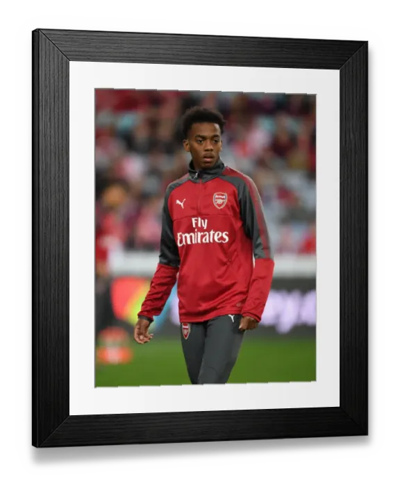 Framed Print : Joe Willock: Arsenal Star's Pre-Match Focus at Sydney's ANZ Stadium (2017-18)