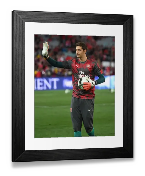 Framed Print : Emiliano Martinez: Arsenal's Star Goalkeeper in Action