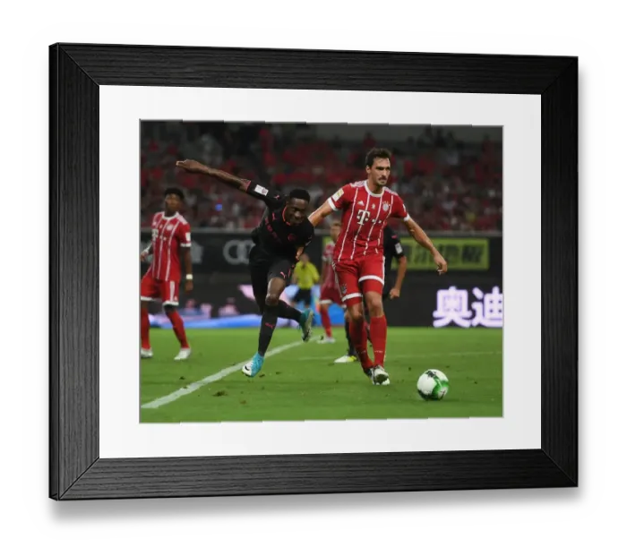 Framed Print : Welbeck vs. Hummels: A Pre-Season Showdown - Bayern Munich vs. Arsenal in Shanghai (2017-18) Framed Print : Welbeck vs. Hummels: A Pre-Season Showdown - Bayern Munich vs. Arsenal in Shanghai (2017-18)