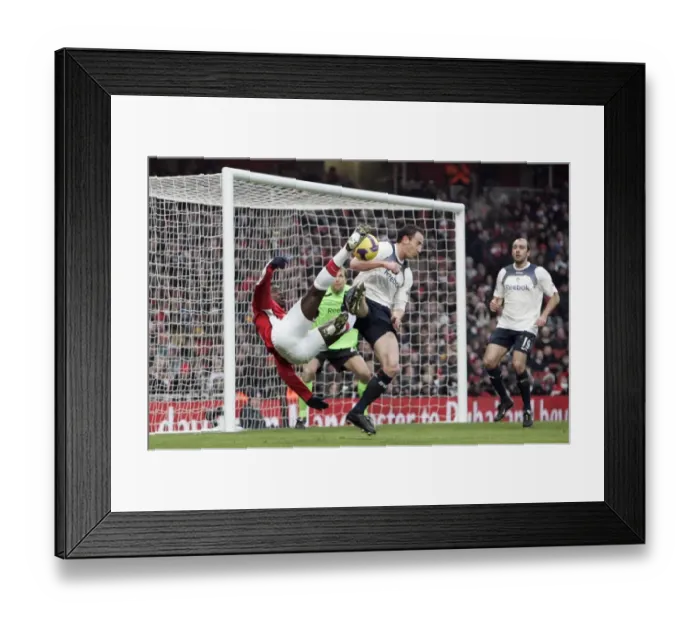 Framed Print : Kolo Toure (Arsenal) Andrew O Brien (Bolton) Framed Print : Kolo Toure (Arsenal) Andrew O Brien (Bolton)