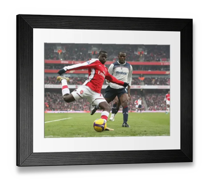 Framed Print : Emmanuel Eboue (Arsenal) Fabrice Muamba (Bolton)