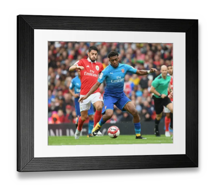 Framed Print : Alex Iwobi vs Pizzi: Clash at the Emirates Cup Framed Print : Alex Iwobi vs Pizzi: Clash at the Emirates Cup