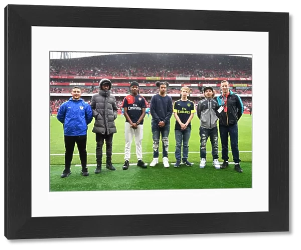 Community presentation. Arsenal 5: 2 SL Benfica. Emirates Cup Day One. Emirates Stadium