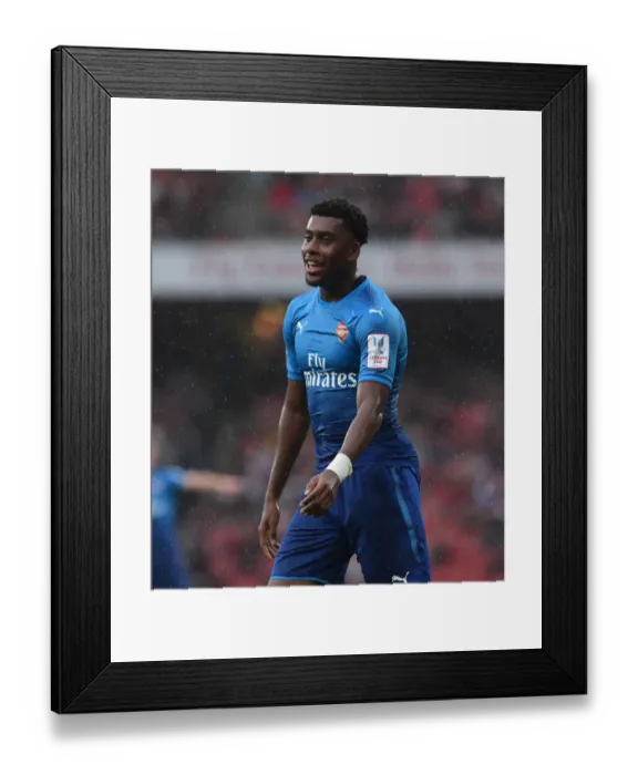 Framed Print : Arsenal's Alex Iwobi Shines in Emirates Cup Clash Against SL Benfica