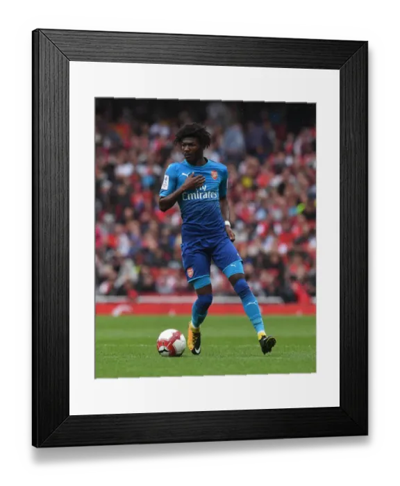 Framed Print : Ainsley Maitland-Niles in Action for Arsenal against SL Benfica - Emirates Cup 2017-18