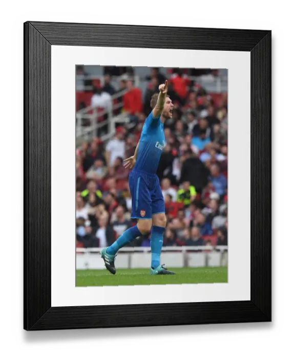 Framed Print : Per Mertesacker in Action: Arsenal vs SL Benfica, Emirates Cup 2017-18 Framed Print : Per Mertesacker in Action: Arsenal vs SL Benfica, Emirates Cup 2017-18
