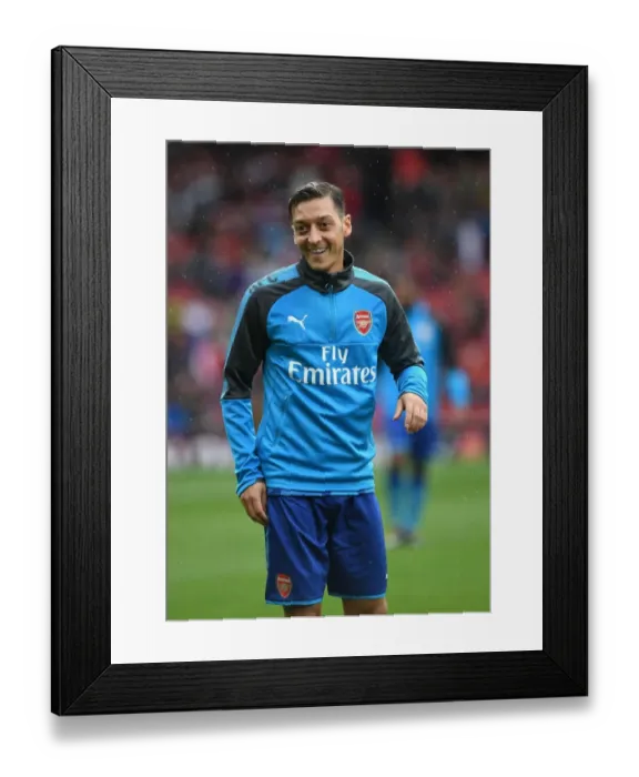 Framed Print : Arsenal Football Club: Mesut Ozil and Alex Oxlade-Chamberlain Warm Up Ahead of Arsenal v SL Benfica at Emirates Cup