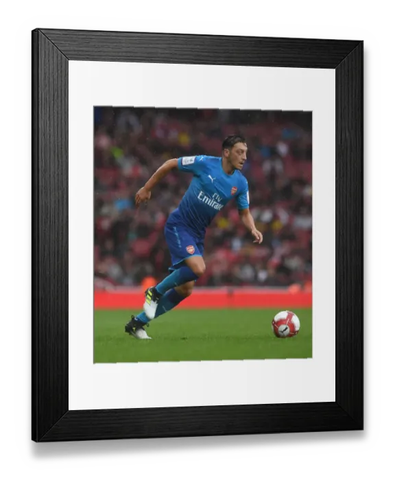 Framed Print : Mesut Ozil in Action: Arsenal vs SL Benfica, Emirates Cup 2017-18