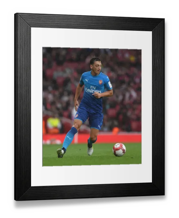 Framed Print : Alex Oxlade-Chamberlain in Action: Arsenal vs SL Benfica, Emirates Cup 2017-18 Framed Print : Alex Oxlade-Chamberlain in Action: Arsenal vs SL Benfica, Emirates Cup 2017-18